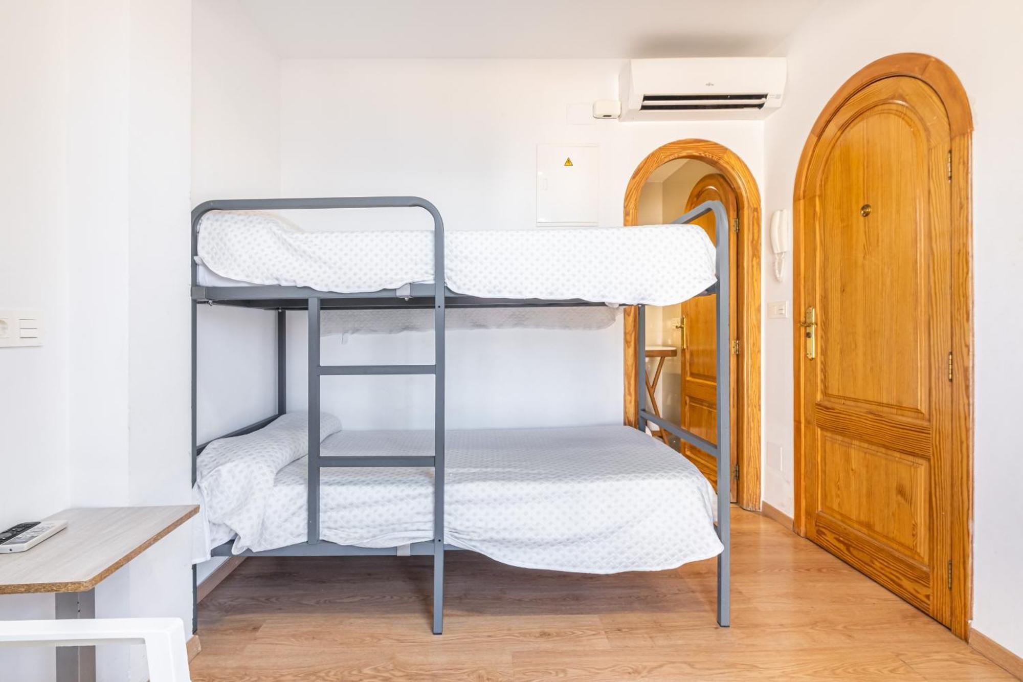 Apartamentos El Castell Benidorm Old-Town Oda fotoğraf