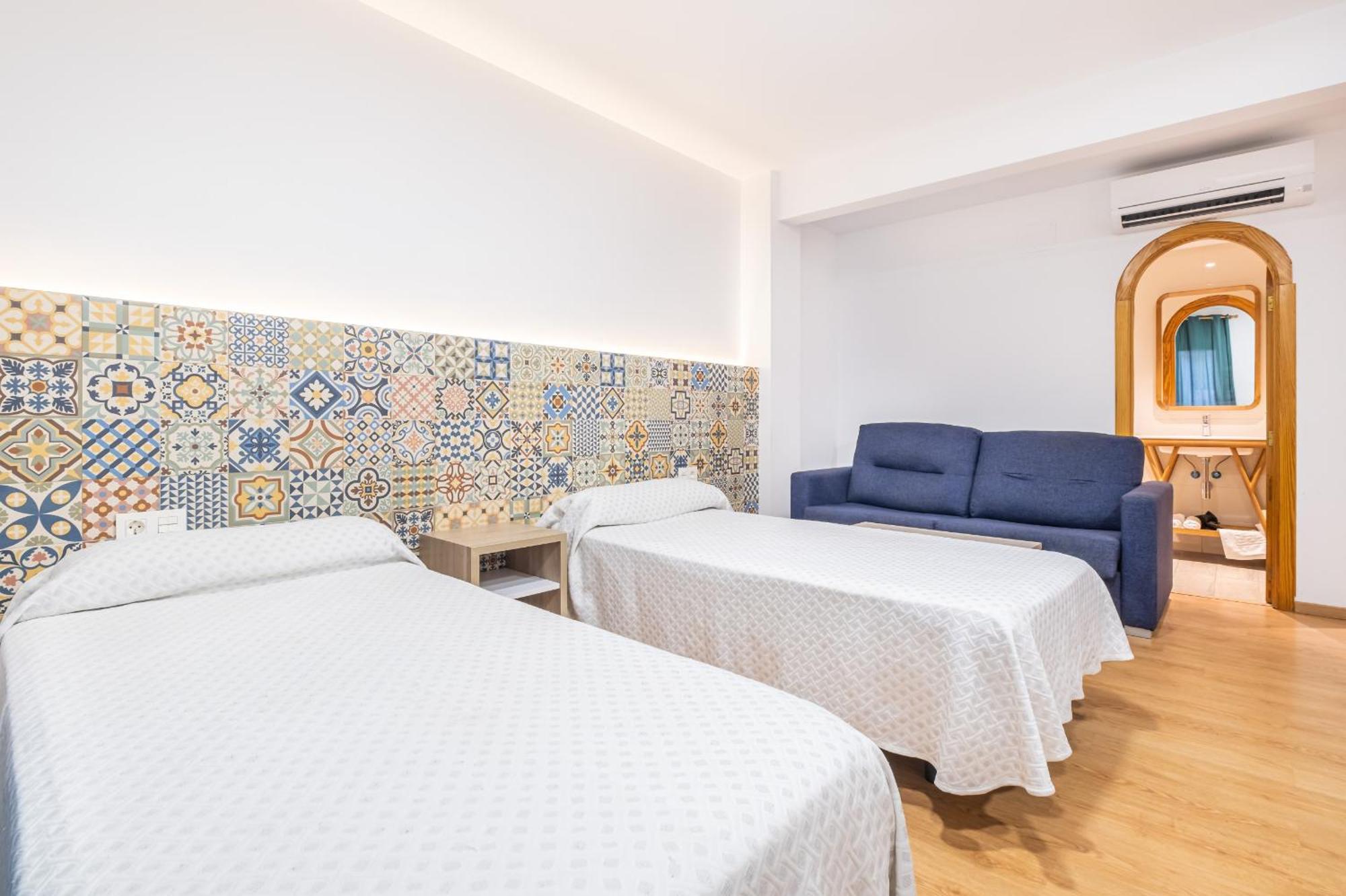 Apartamentos El Castell Benidorm Old-Town Oda fotoğraf